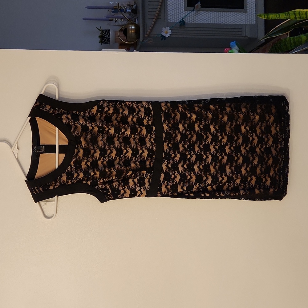 Forever 21 Body Con Lace Dress Size S